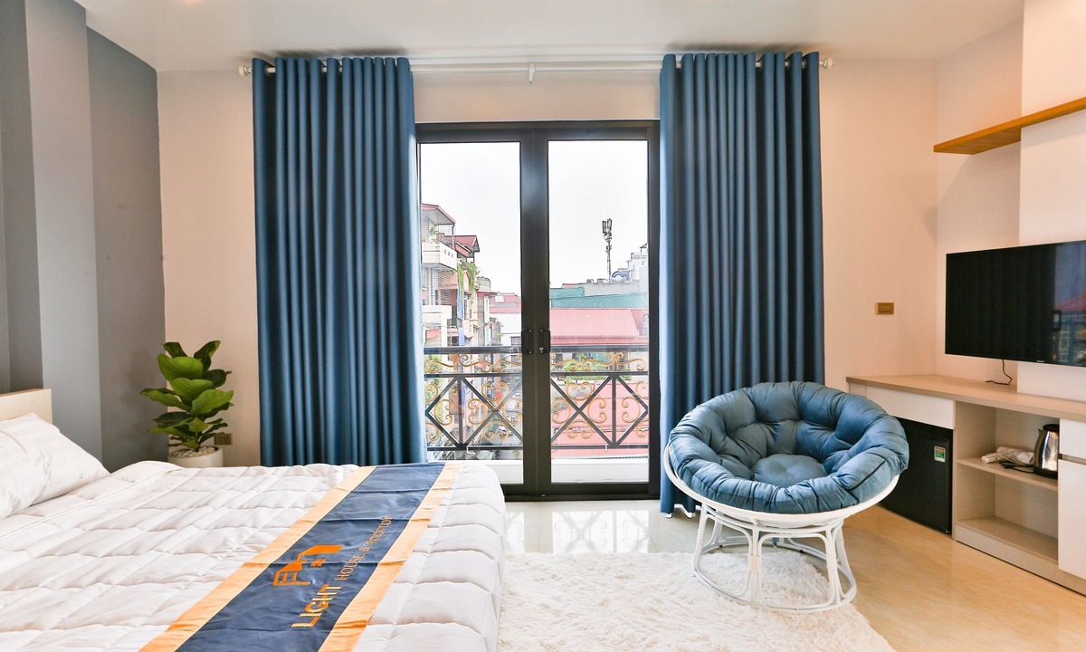 Van Mieu House | Lighthouse & Rooftop