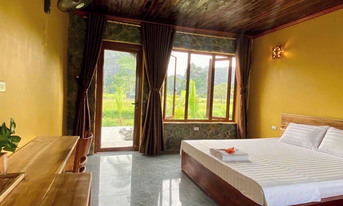 Hoa Lu Cabin | Rocky Mountain Ecolodge