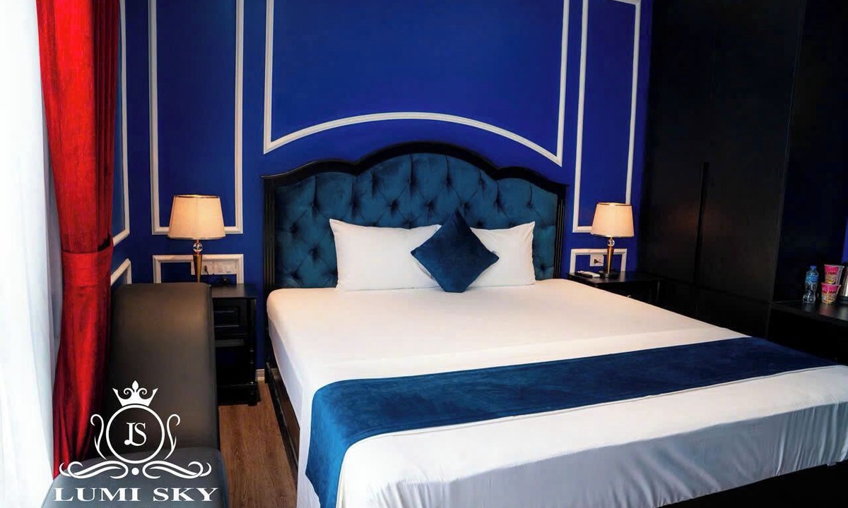 Ha Dong Hotel | Lumi Sky Hotel HN by BAY LUXURY