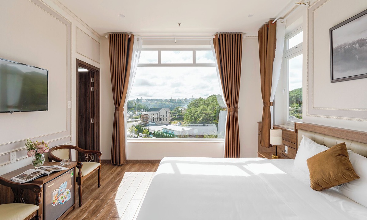 Da Lat Hotel | PINE VIEW HOTEL DALAT