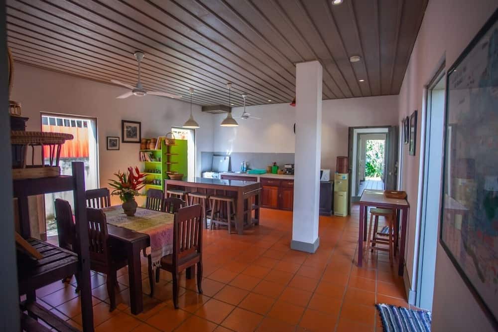 Luang Prabang Villa | Grande Villa de Style Près du Centre de Luang Prabang, Idéal Pour les Familles