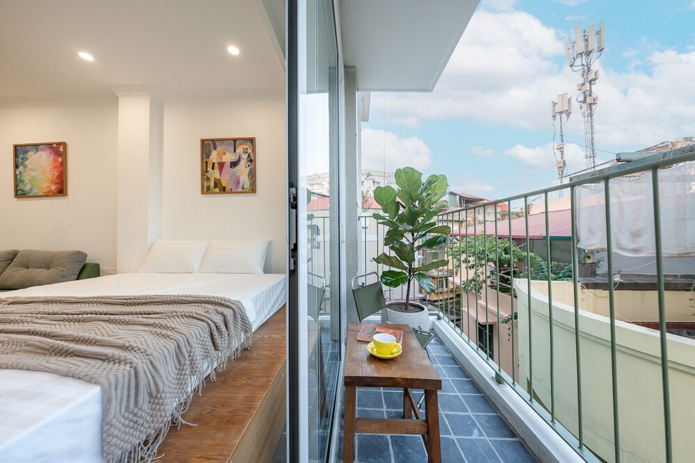 Hai Ba Trung Villa | NYNA House Villa POOL & GYM & ROOFTOP
