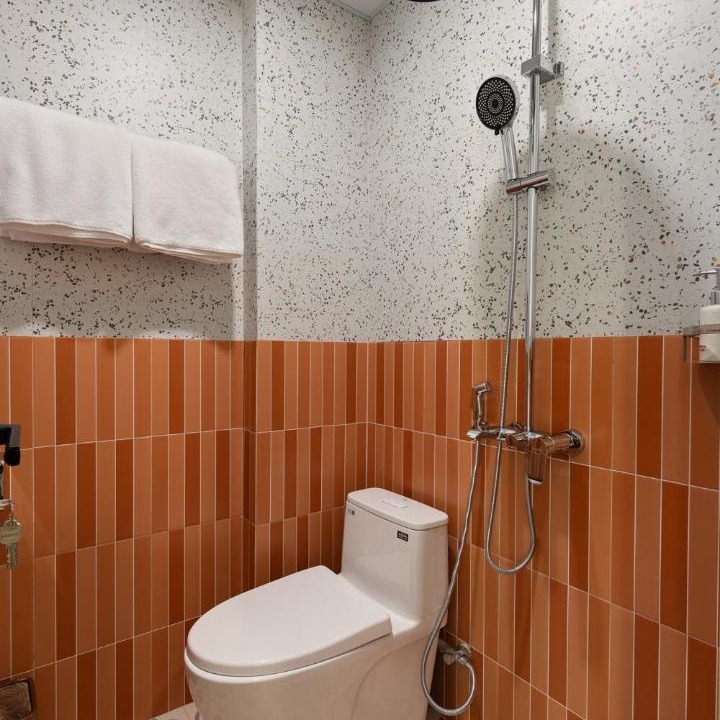 Thuy Khue House | The H Residence West Lake - Sunlit Studios, Netflix & Free Laundry