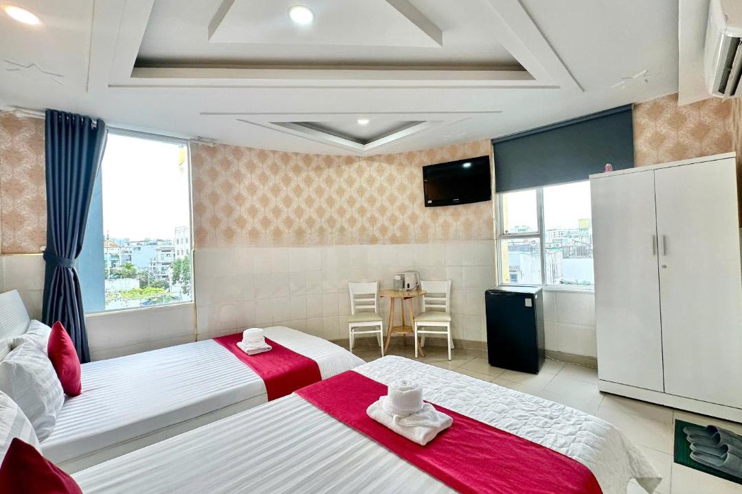Tan Thuan Dong Hotel | Song Xanh Hotel near SECC - FV