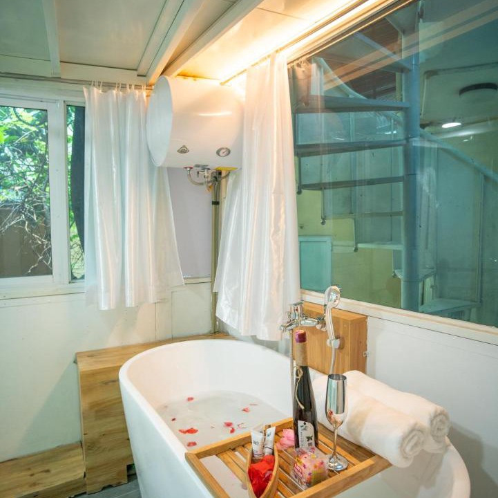 Đien Bien Apartment | Homestay CHẤT- Train Street Apt, Old Quarter