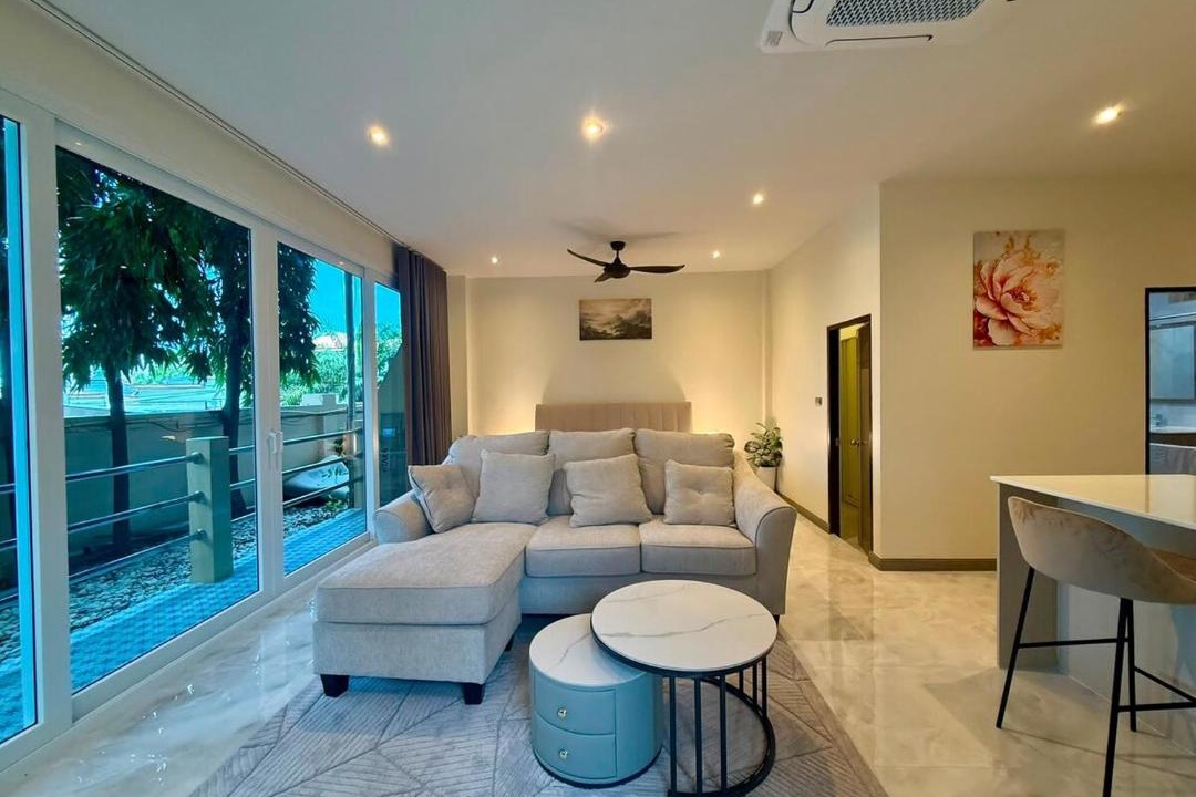 Pattaya Bay Apartment | Moonlight Stays Pratumnak Soi 6