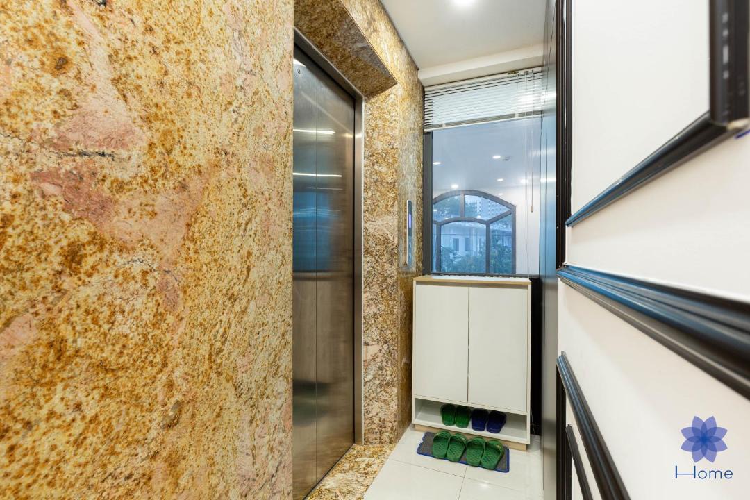 Tan Binh Apartment | NEW HOME APARTMENT, ELEVATOR, KITCHEN, WASHING vs DRYER, 800m TO AIRPORT