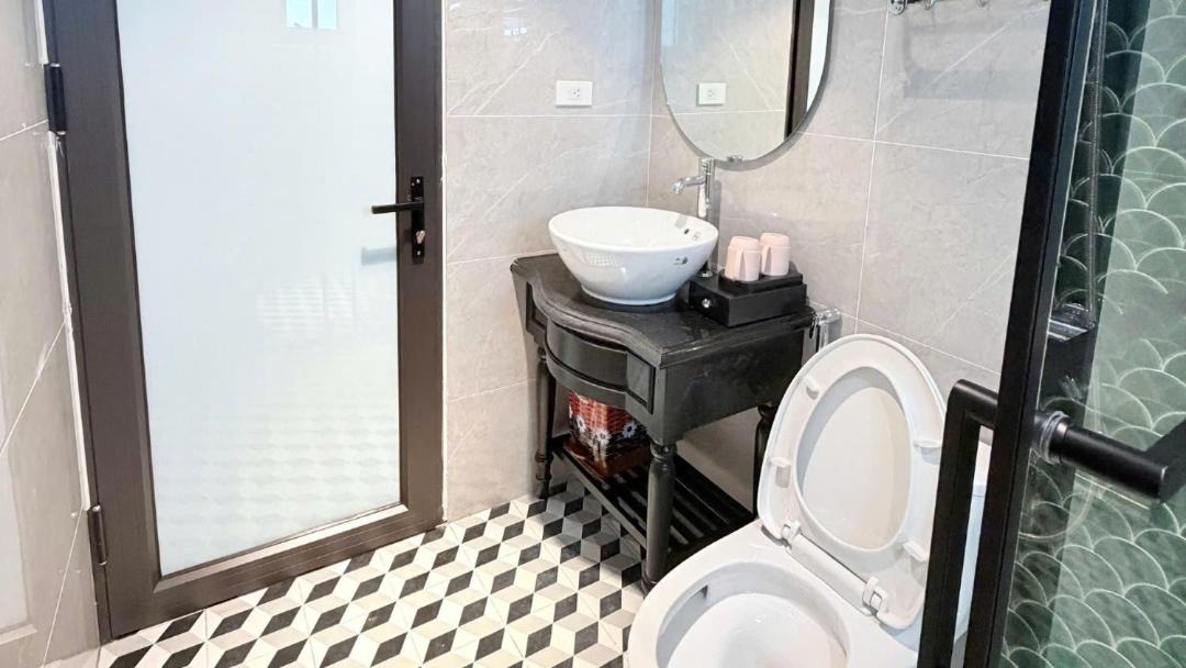 Long Bien Hotel | Hanoi Astoria Homestay Long Biên