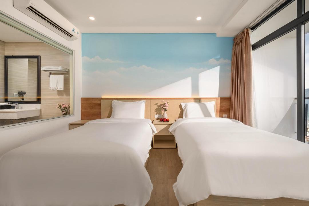 Son Tra Hotel | Lunar Hotel Danang