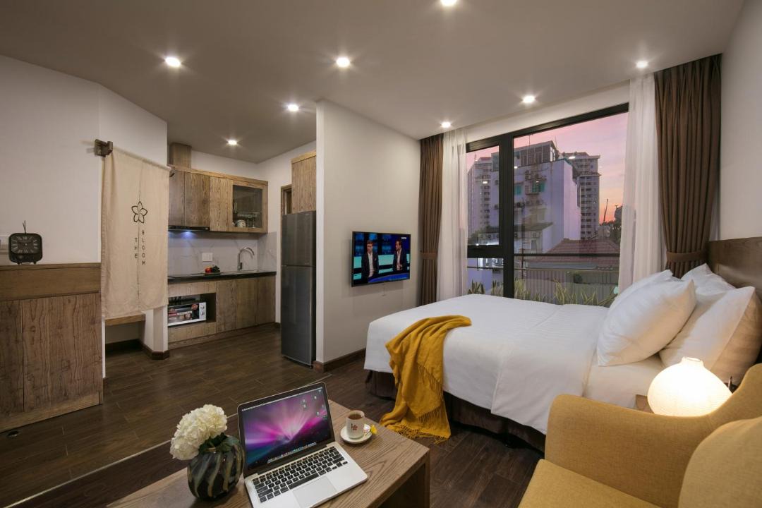 Hang Xanh Hotel | The Bloom Pham Viet Chanh - Modern Living Space in Saigon - A Top Choice for Western Travelers