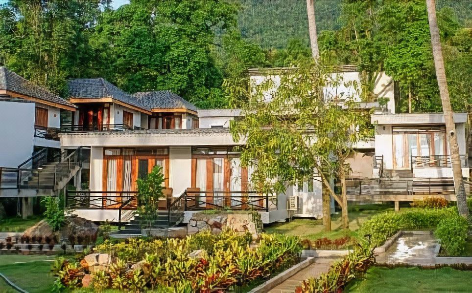 Photo of Buildings in Ham Ninh