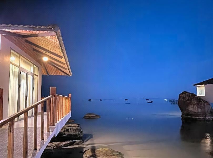 Photo of Buildings in Ham Ninh
