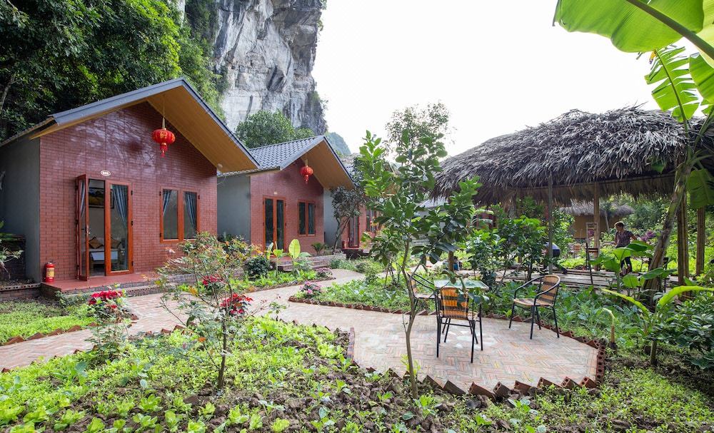 Photo of Buildings in Hoa Lu