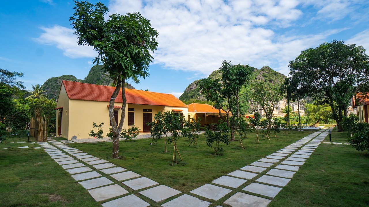 Photo of Buildings in Hoa Lu
