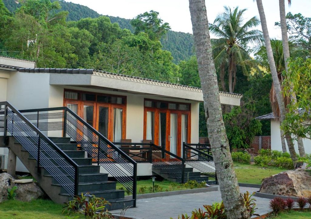 Photo of Buildings in Ham Ninh