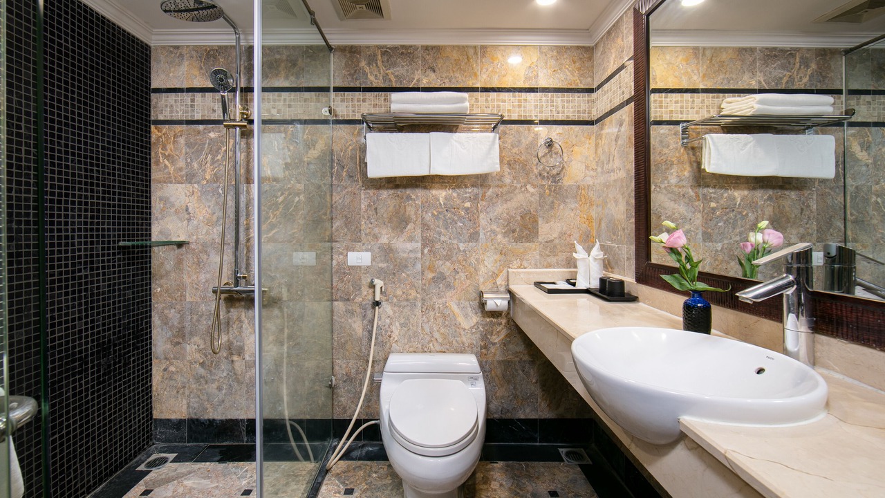 Photo of Bathroom in Old Quarter