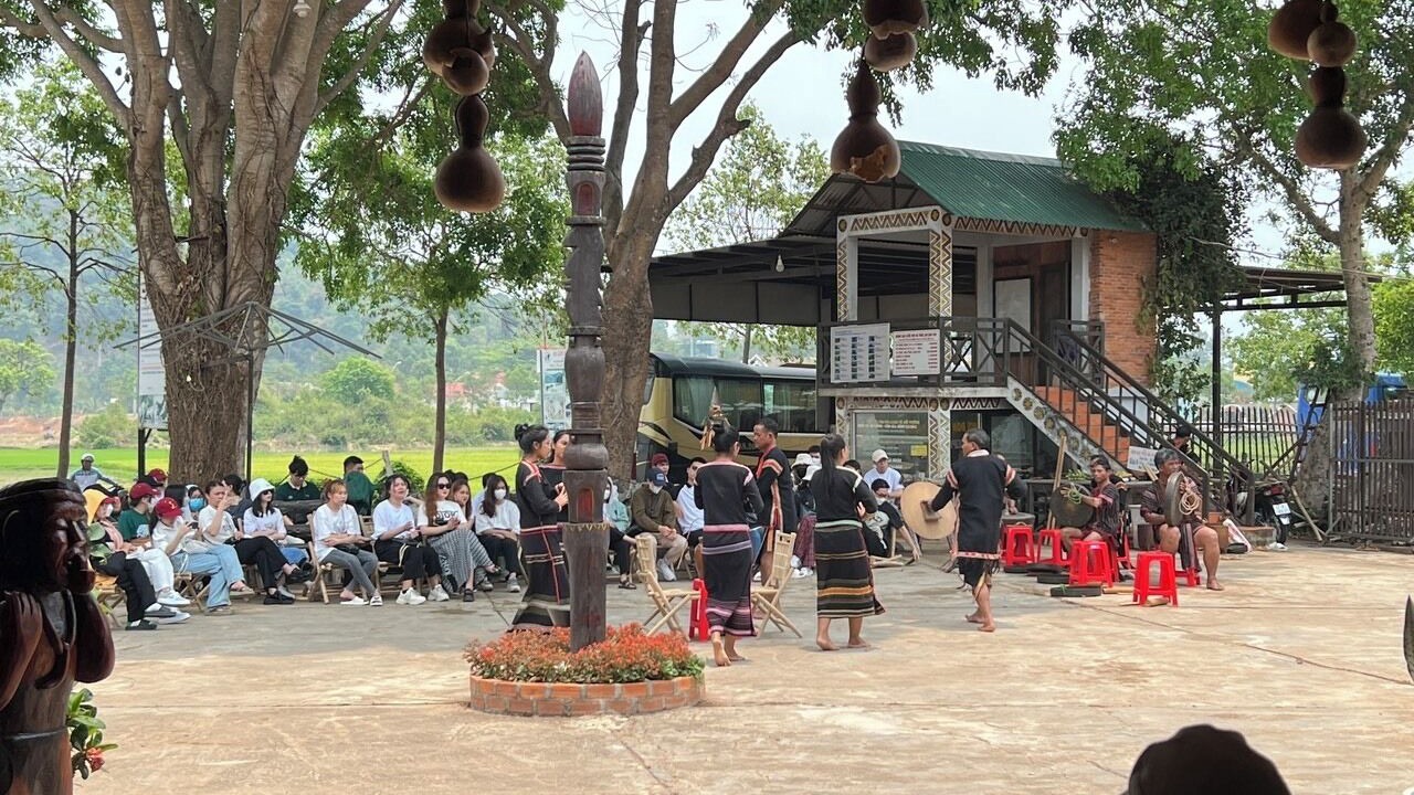 Photo of Others in Lien Son