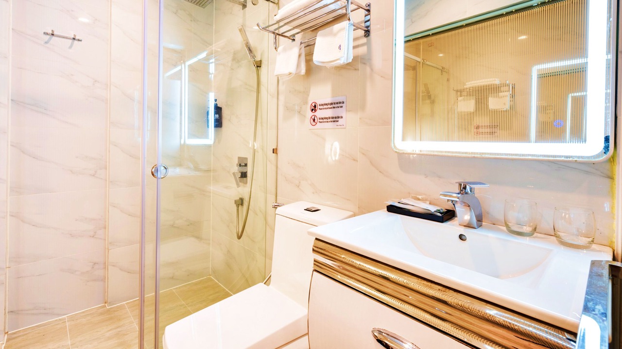 Photo of Bathroom in District 10