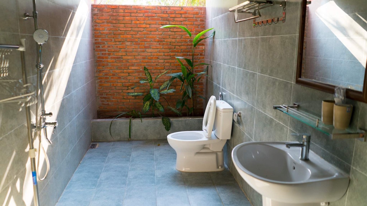 Photo of Bathroom in Ong Lang