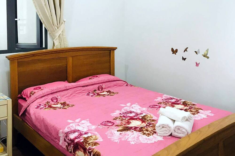 Photo of Bedroom in District 9