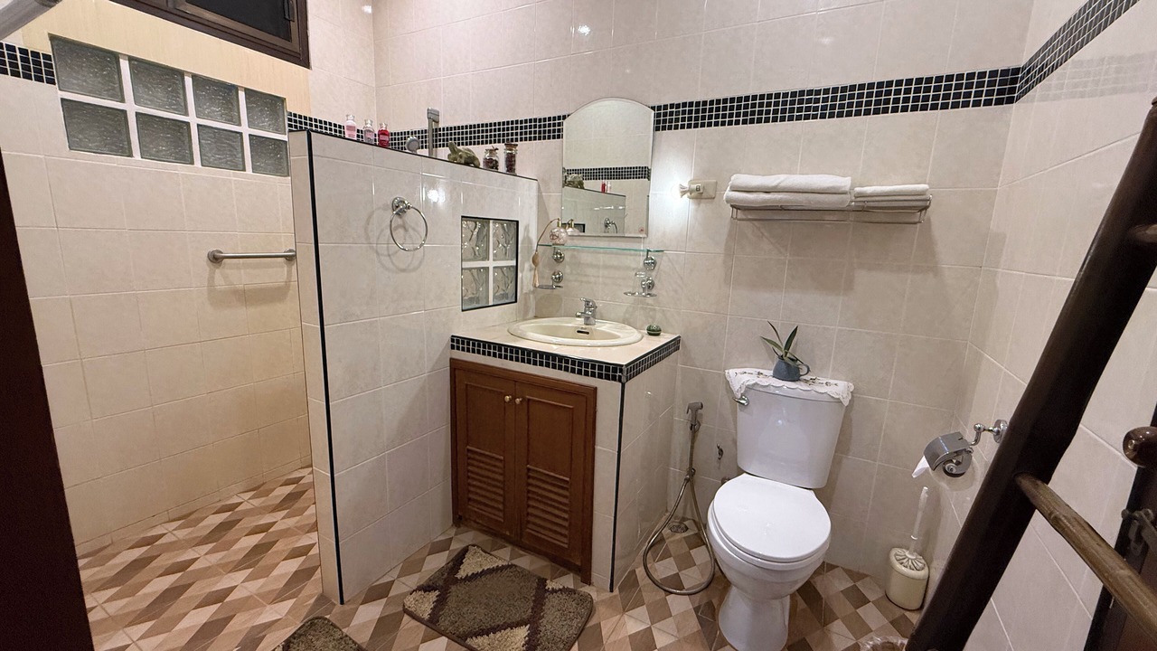 Photo of Bathroom in Saraphi