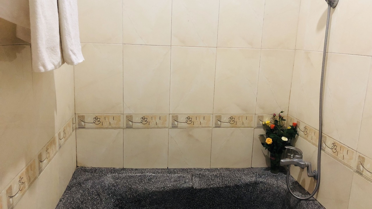 Photo of Bathroom in Cua Đai