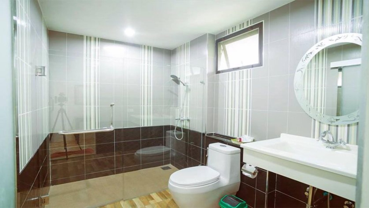 Photo of Bathroom in Makham