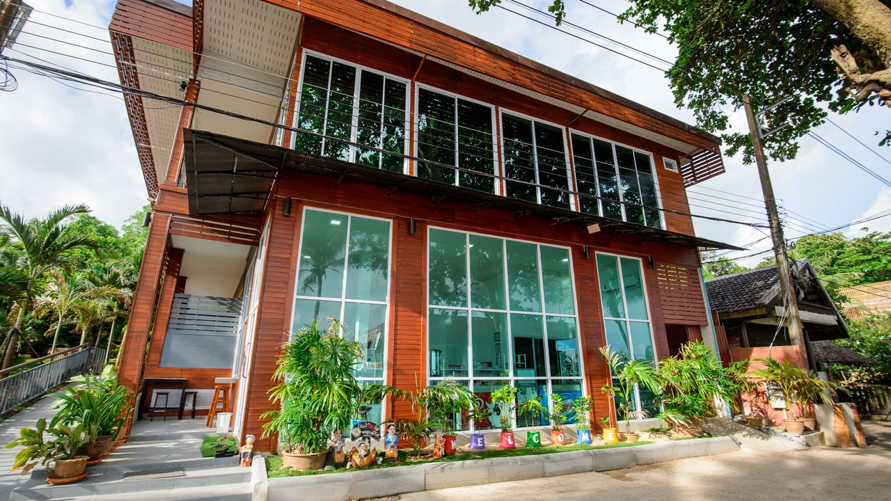 Photo of Others in Mae Pim