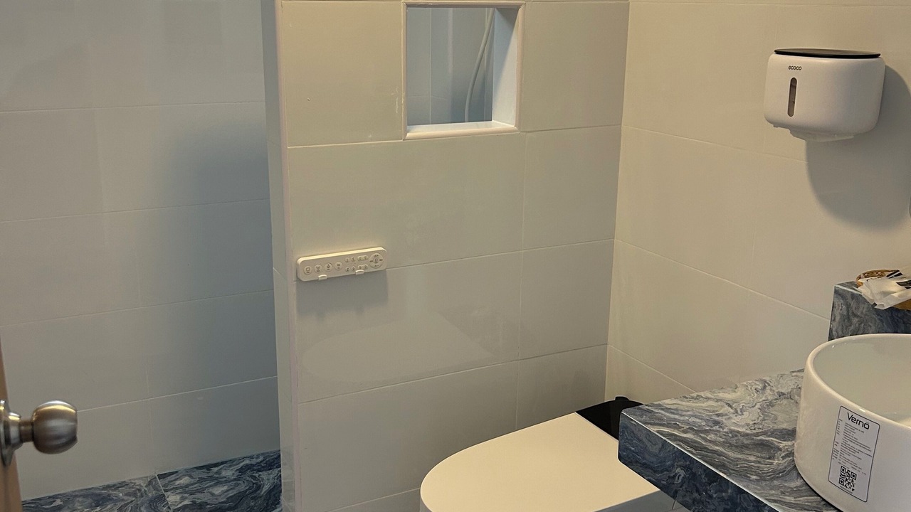 Photo of Bathroom in Na Roek