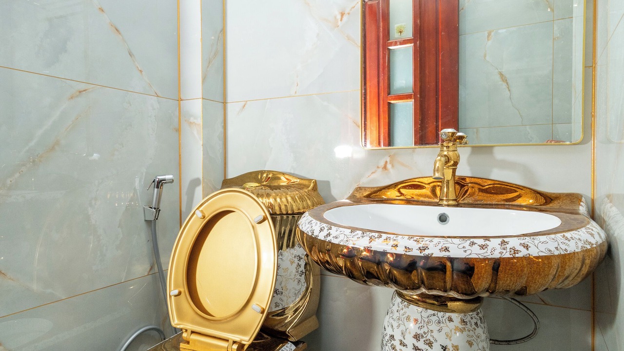 Photo of Bathroom in District 12