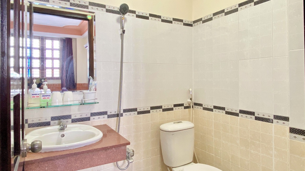 Photo of Bathroom in District 12