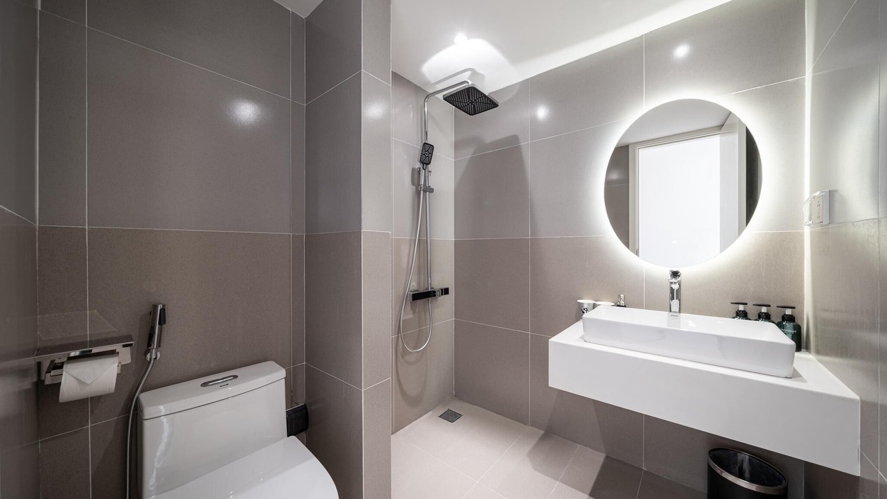 Photo of Bathroom in Tay Ho