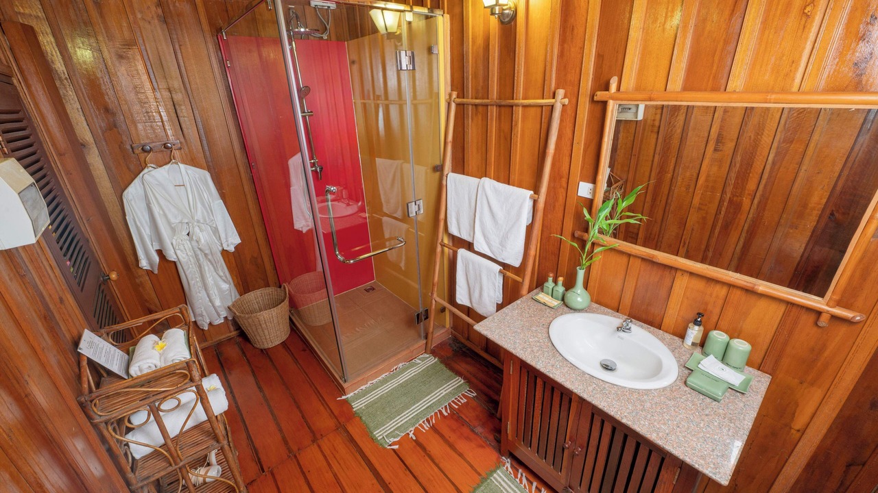 Photo of Bathroom in Pathouphone