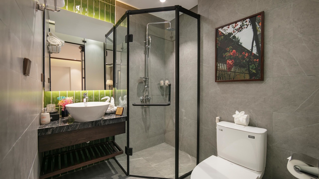 Photo of Bathroom in Tay Ho