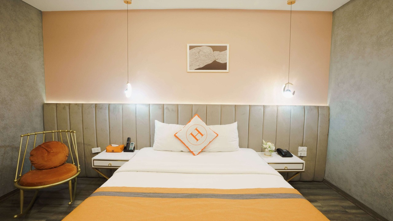 Photo of Bedroom in Trung Hoa Nhan Chinh