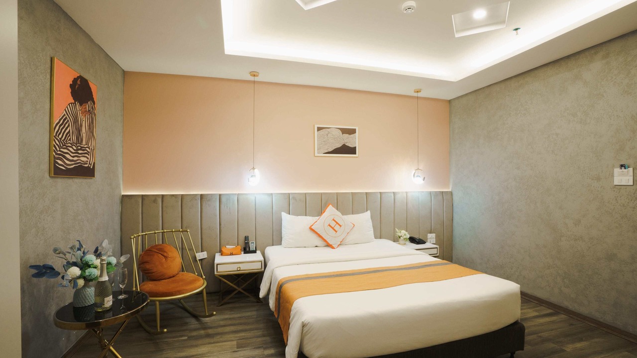 Photo of Bedroom in Trung Hoa Nhan Chinh