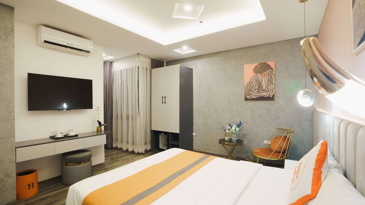 Photo of Bedroom in Trung Hoa Nhan Chinh