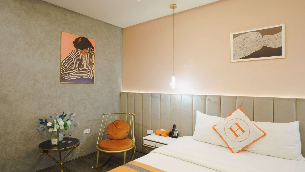 Photo of Bedroom in Trung Hoa Nhan Chinh