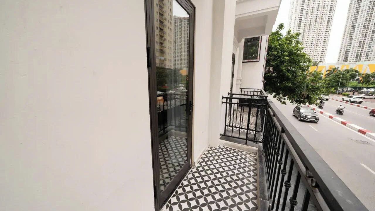 Photo of Patio Balcony in Trung Hoa Nhan Chinh