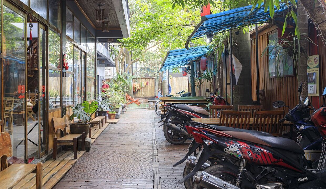 Photo of Others in Hoa Lu