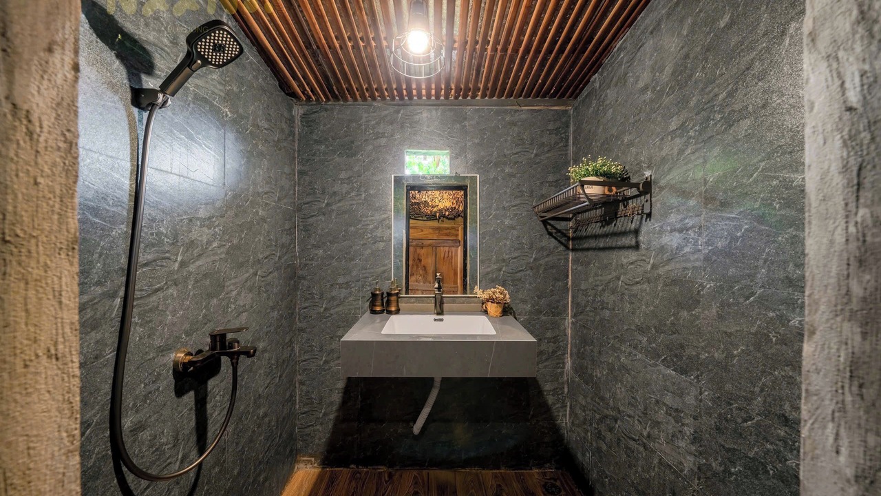 Photo of Bathroom in Pu Long Nature Reserve
