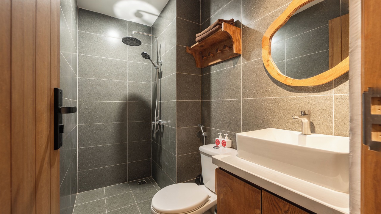 Photo of Bathroom in Hang Bac