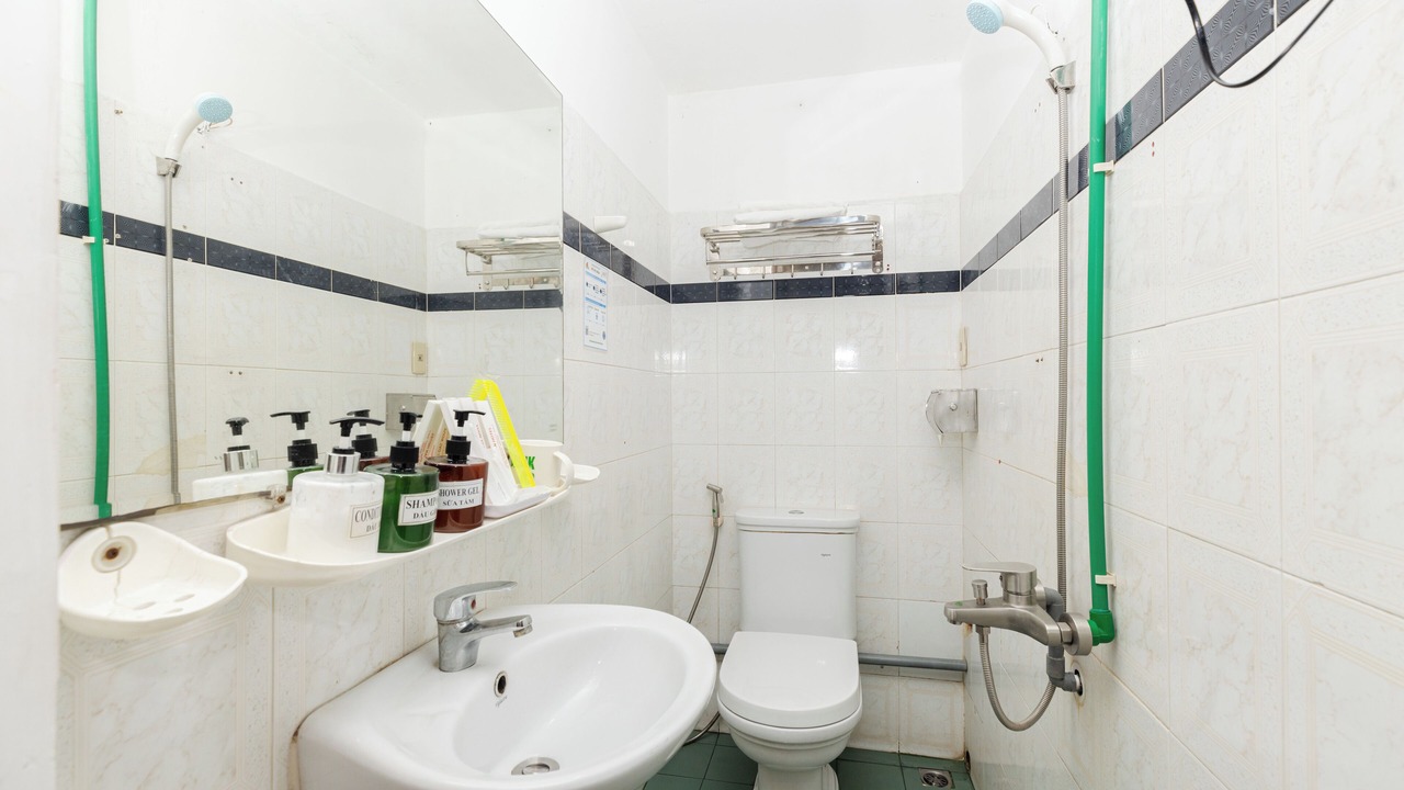 Photo of Bathroom in Phuong 6