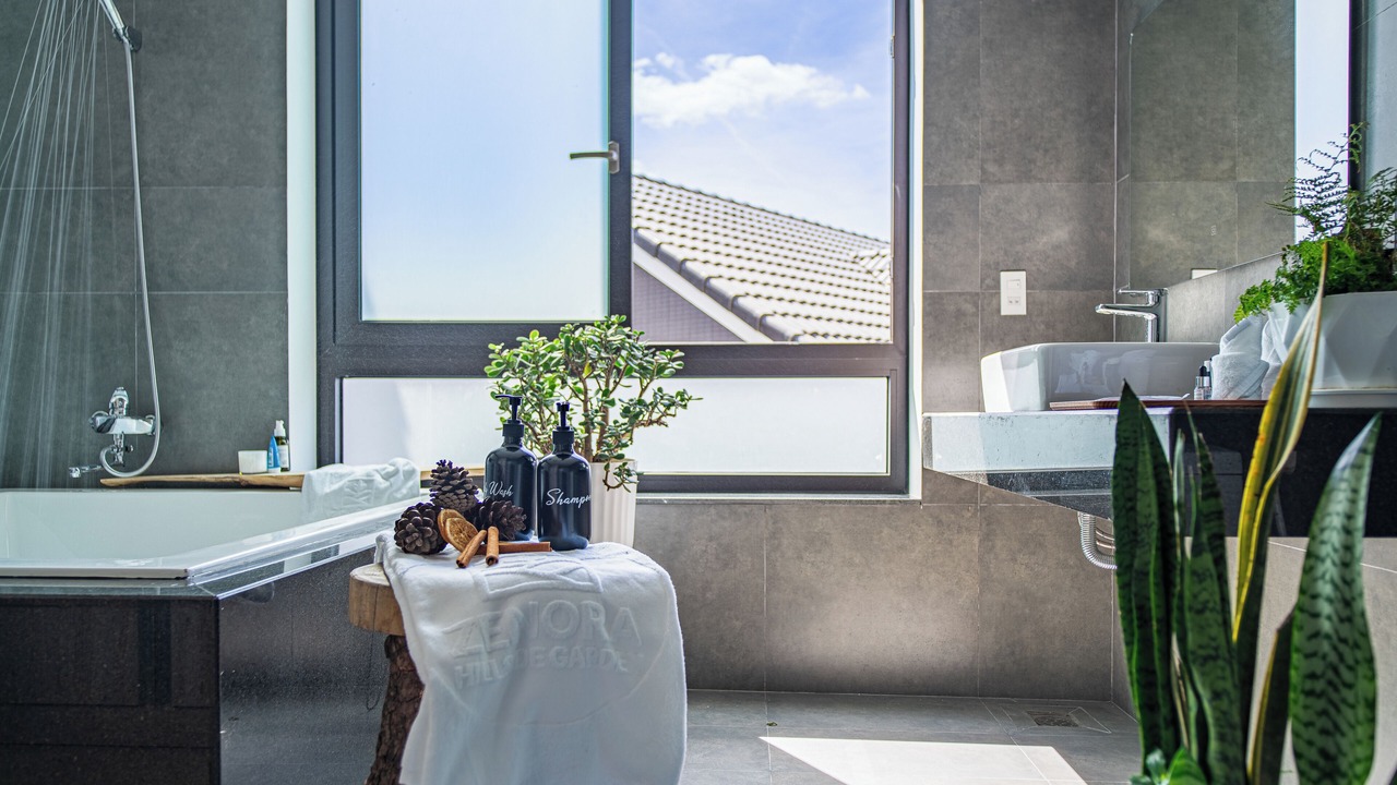 Photo of Bathroom in Phuong 10