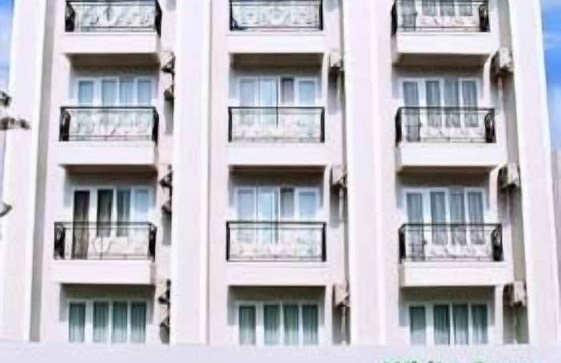 Photo of Outdoor in Tan Lap