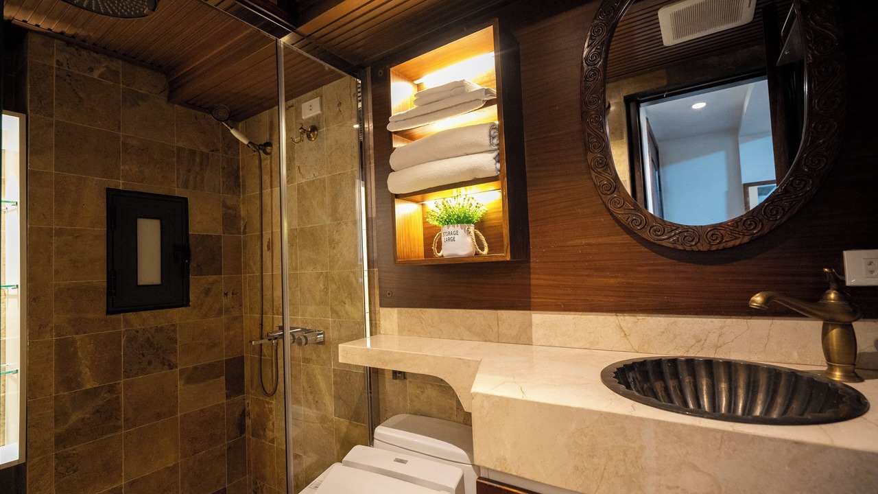 Photo of Bathroom in Old Quarter