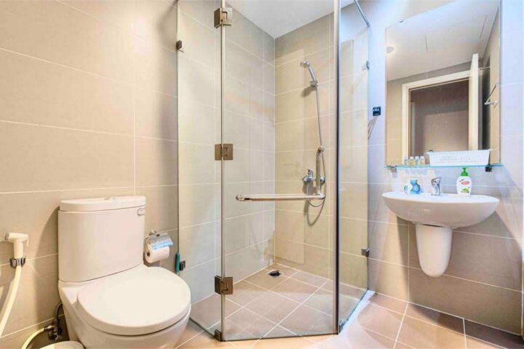 Photo of Bathroom in District 9