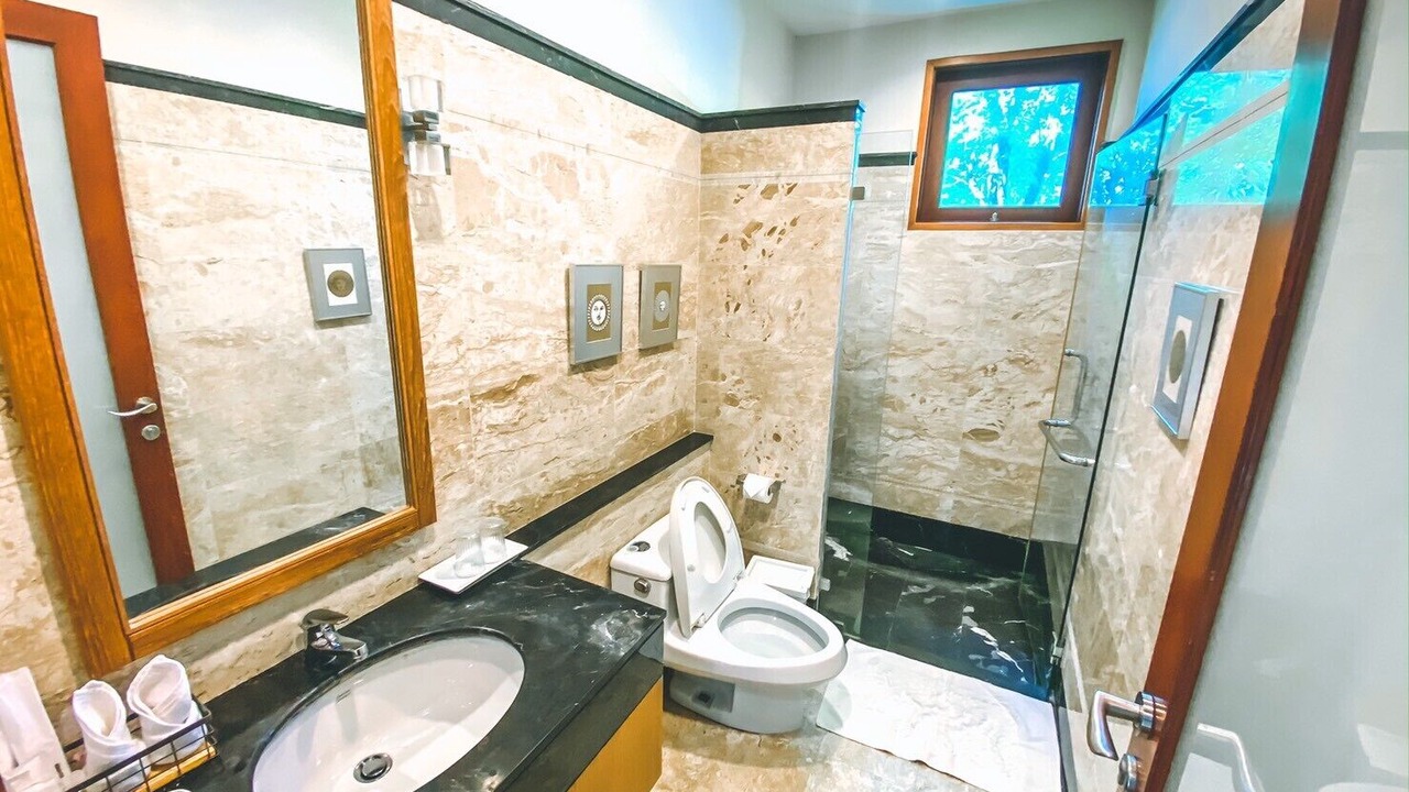 Photo of Bathroom in Saen Suk