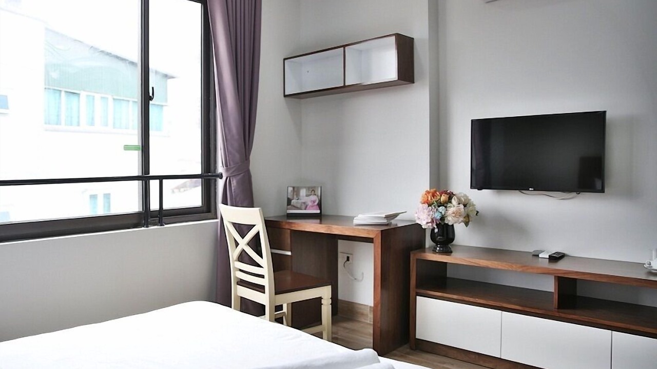 Photo of Bedroom in Trung Hoa Nhan Chinh