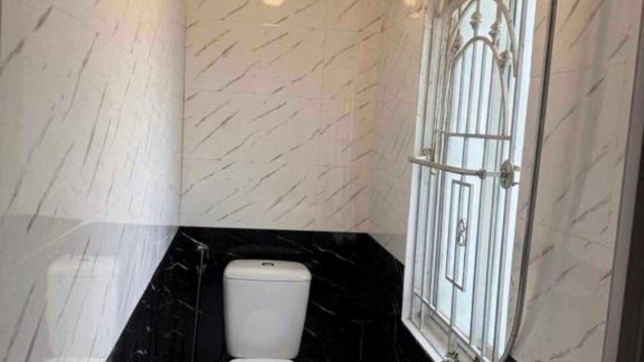 Photo of Bathroom in Old Quarter